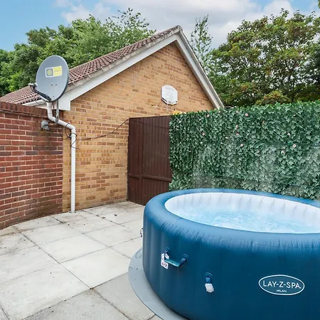 Modern 5 Bedroom Bath House - Hot Tub * Bristol