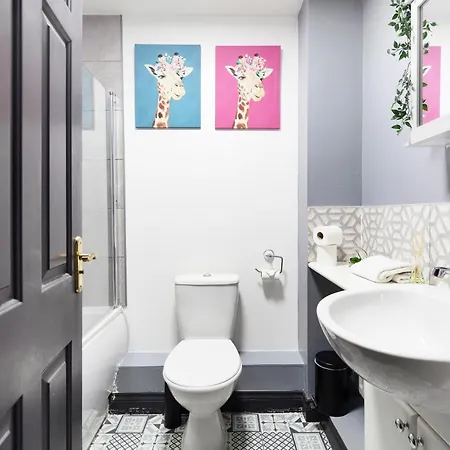 Modern 5 Bedroom Bath House Bristol
