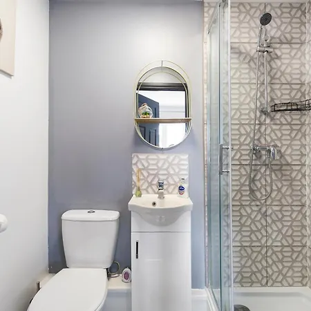 Modern 5 Bedroom Bath House Dom wakacyjny Bristol