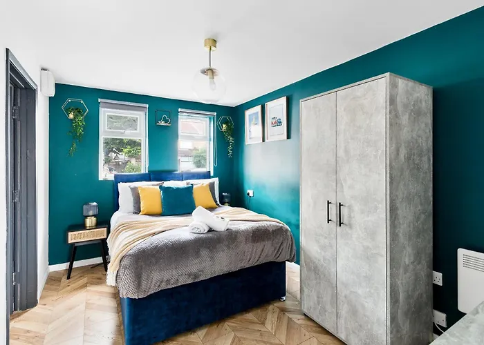 Modern 5 Bedroom Bath House - Hot Tub * Bristol