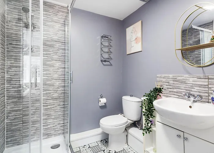 Nyaraló Modern 5 Bedroom Bath House - Hot Tub Bristol