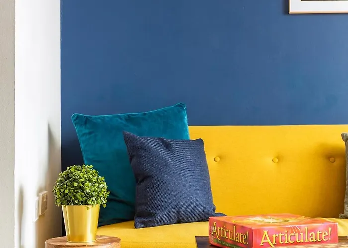 Modern 5 Bedroom Bath House - Hot Tub Nyaraló Bristol