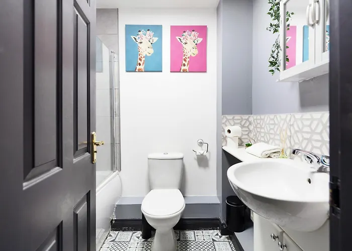 Modern 5 Bedroom Bath House - Hot Tub Bristol