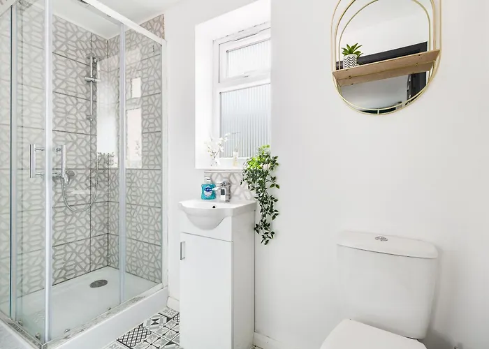 別荘 Modern 5 Bedroom Bath House - Hot Tub *