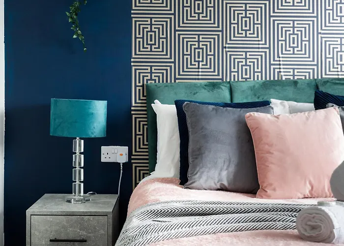 Modern 5 Bedroom Bath House - Hot Tub * ブリストル